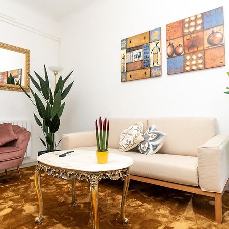 Historic Apt In The Center Of Lucca With Balcony Apartment Bagian luar foto