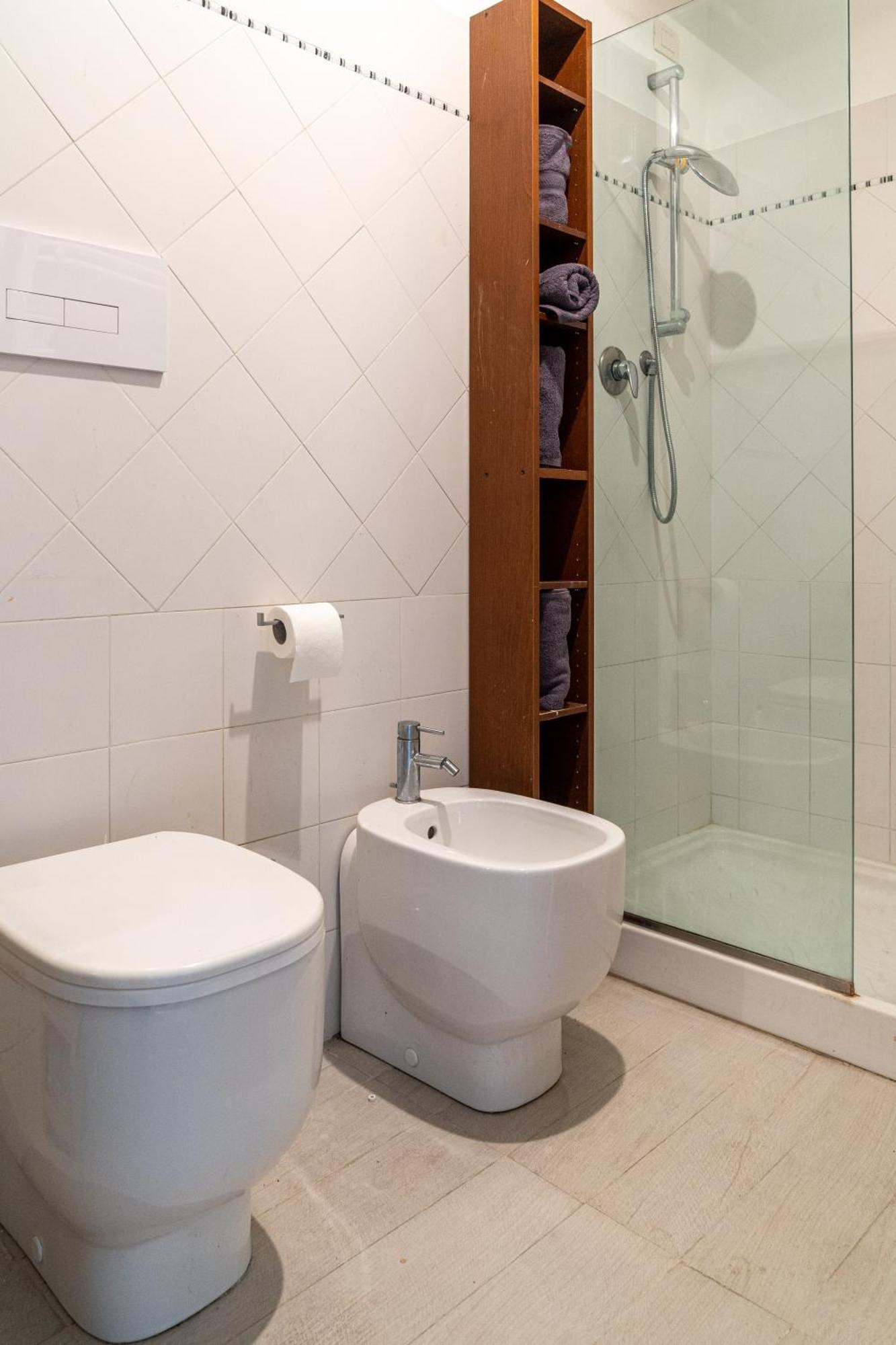 Historic Apt In The Center Of Lucca With Balcony Apartment Bagian luar foto