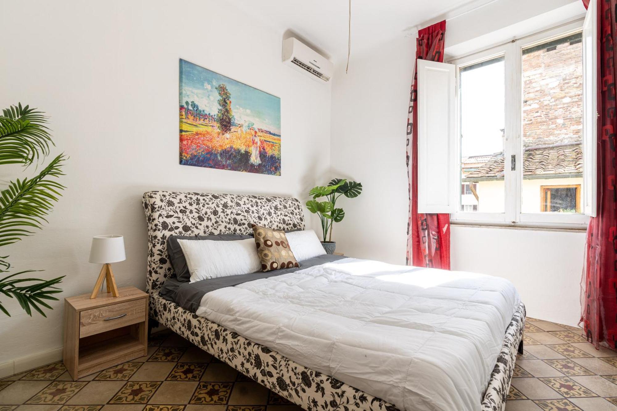 Historic Apt In The Center Of Lucca With Balcony Apartment Bagian luar foto