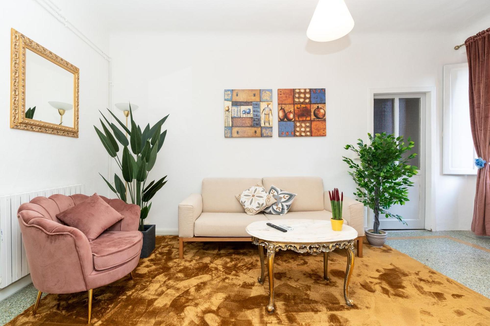 Historic Apt In The Center Of Lucca With Balcony Apartment Bagian luar foto